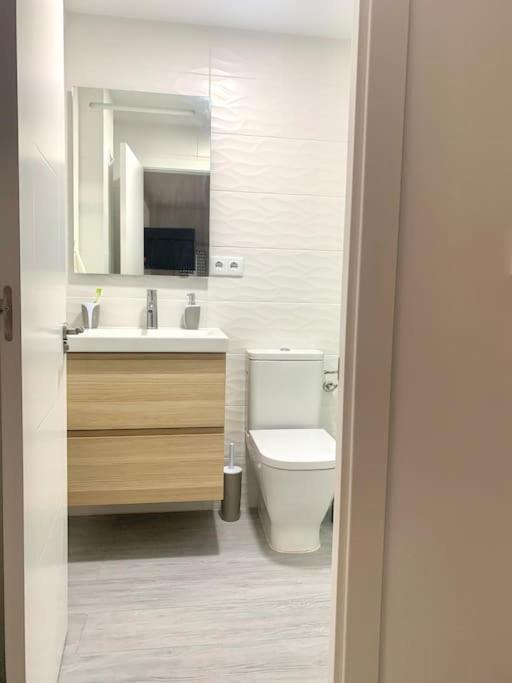 New Stylish Beach Front Apartment Кульера Экстерьер фото