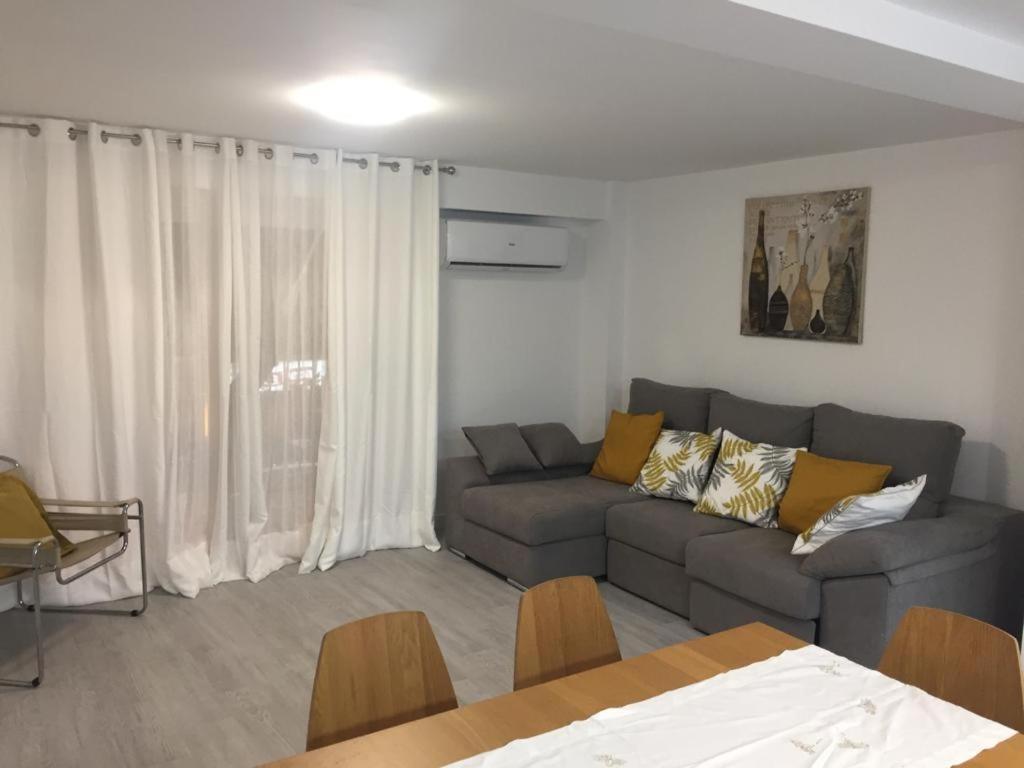 New Stylish Beach Front Apartment Кульера Экстерьер фото